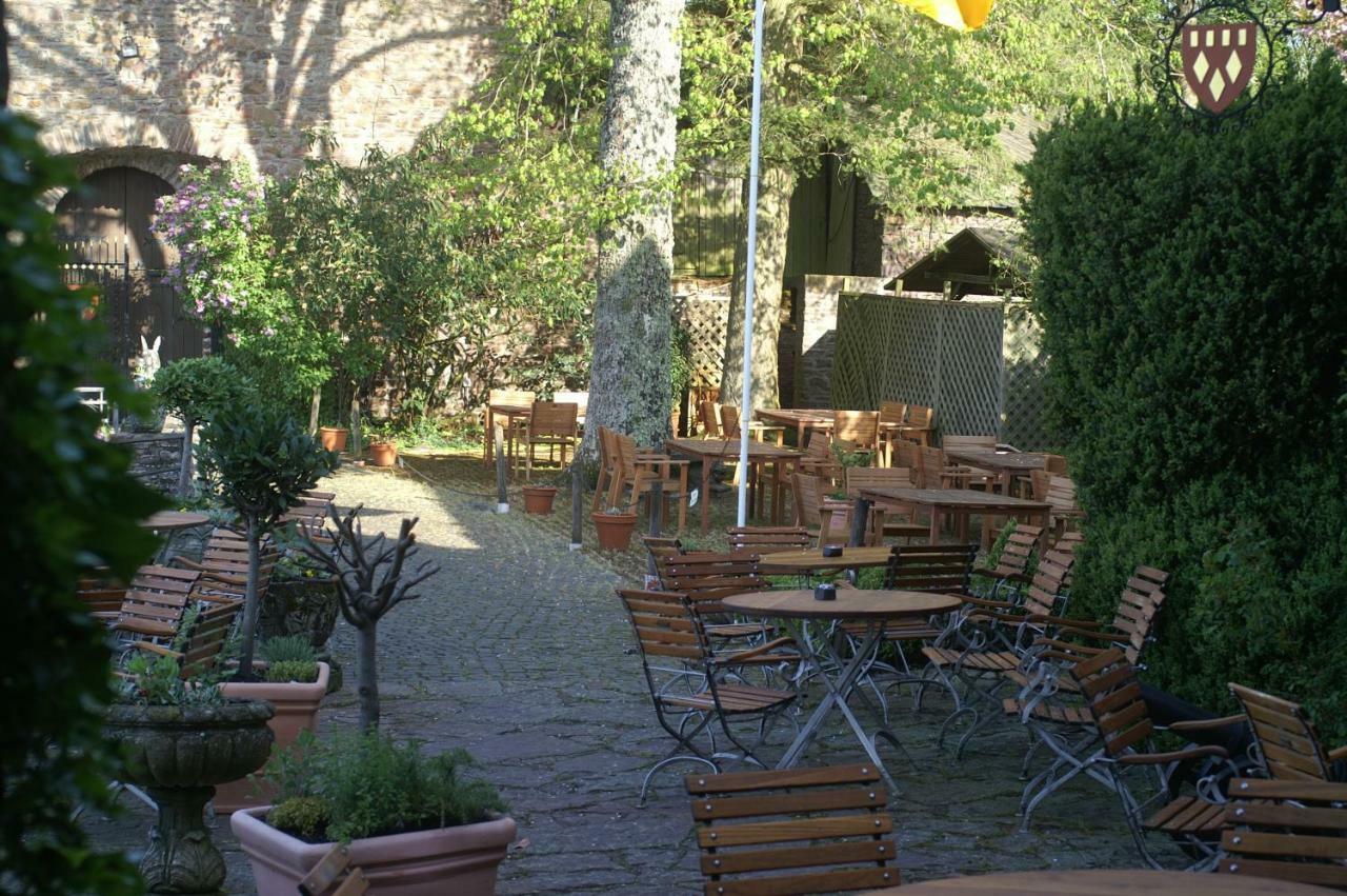 Hotel Burg Arras Alf Extérieur photo