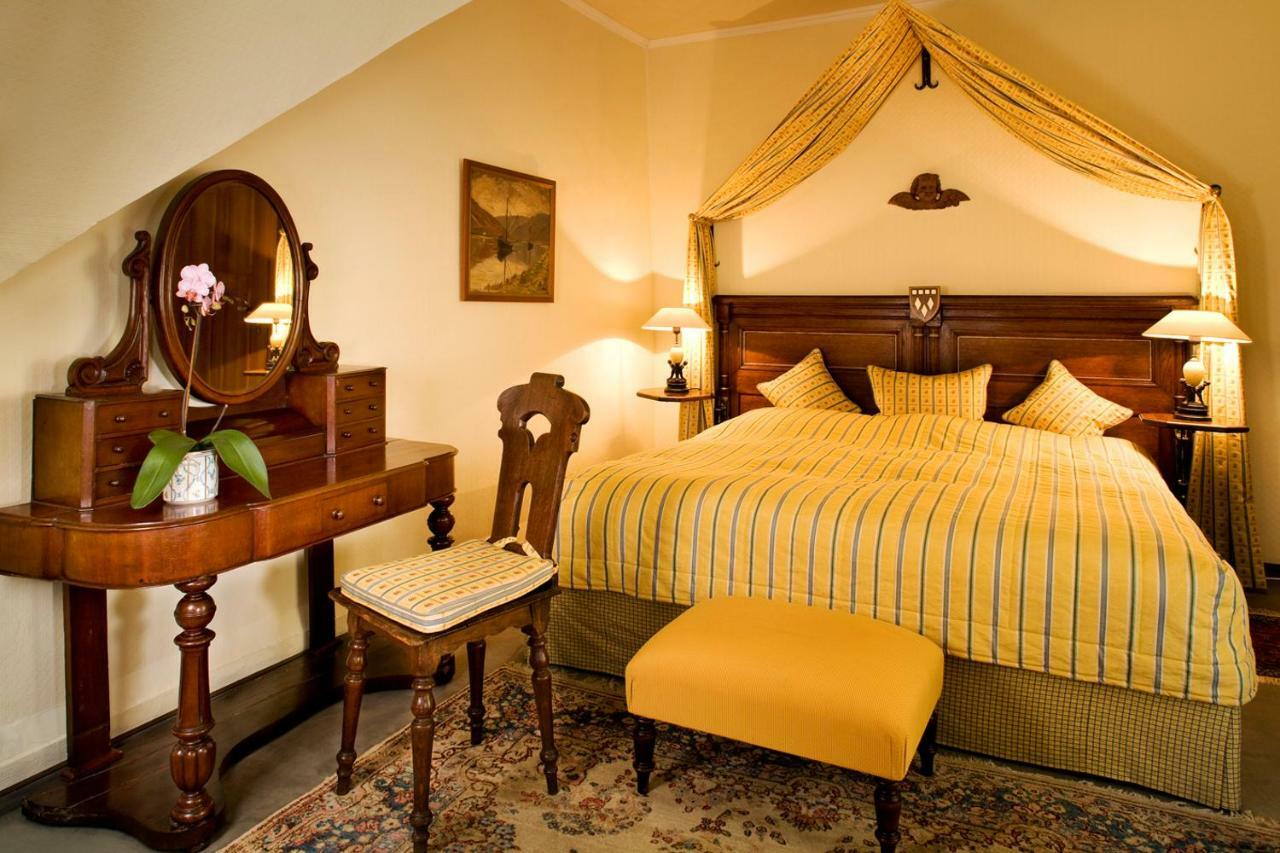 Hotel Burg Arras Alf Extérieur photo