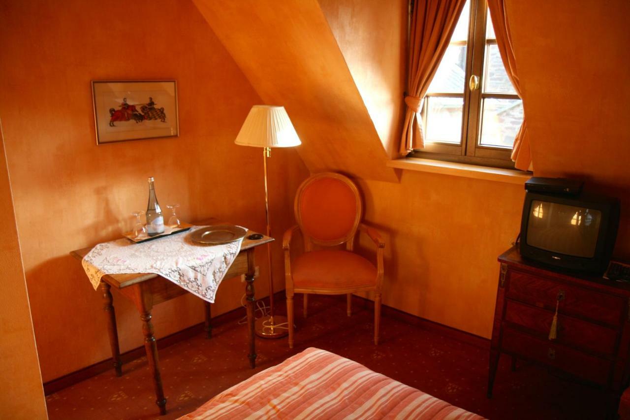 Hotel Burg Arras Alf Extérieur photo