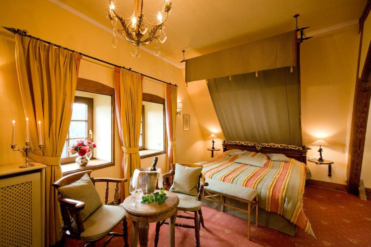 Hotel Burg Arras Alf Extérieur photo