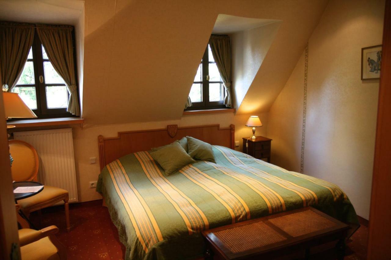 Hotel Burg Arras Alf Extérieur photo