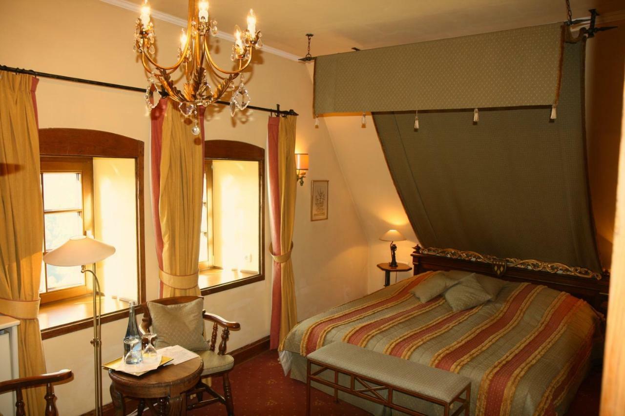 Hotel Burg Arras Alf Extérieur photo