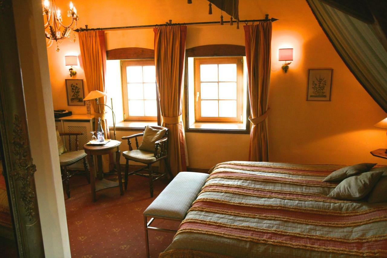 Hotel Burg Arras Alf Extérieur photo